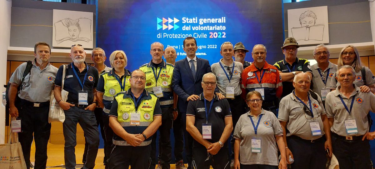 ProCivPiemonte's tweet photo. Ha avuto un posto speciale in prima fila la delegazione del #Piemonte che ha partecipato a #Roma all’apertura degli Stati generali del #volontariato di #PROTEZIONECIVILE https://t.co/jBFATsdWRR