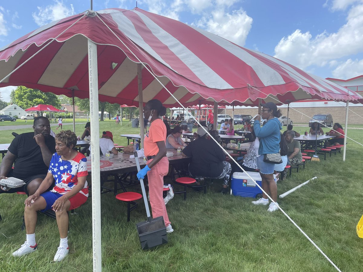 Skfuoco's tweet photo. Thx @Ecorseschools for making the #juneteenth2022 celebration a memorable one for the whole community. It was spectacular! https://t.co/uohSjKmAhd