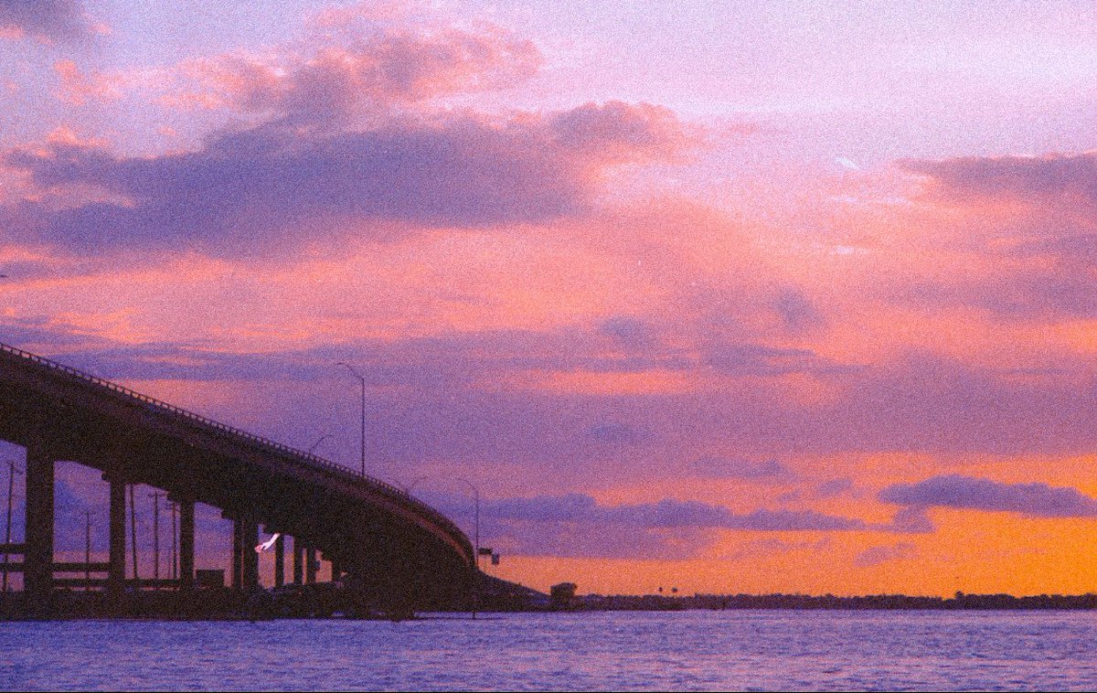 Ang_Ramm's tweet image. Water color skies