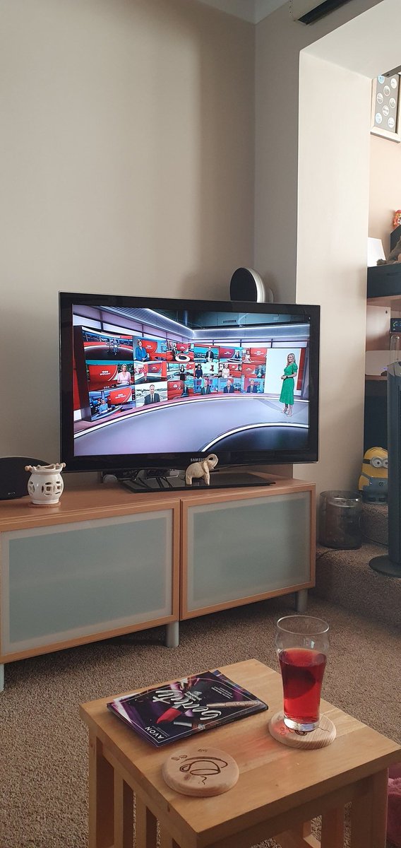 maffie587's tweet photo. 'Let's go to our regional services'. BUT NOT IN HD. Come on @BBC get with the times. @ITV can do it. What's the excuse? #bbc #hdtv #laggingbehind #21stCentury https://t.co/tNpC17Ojng