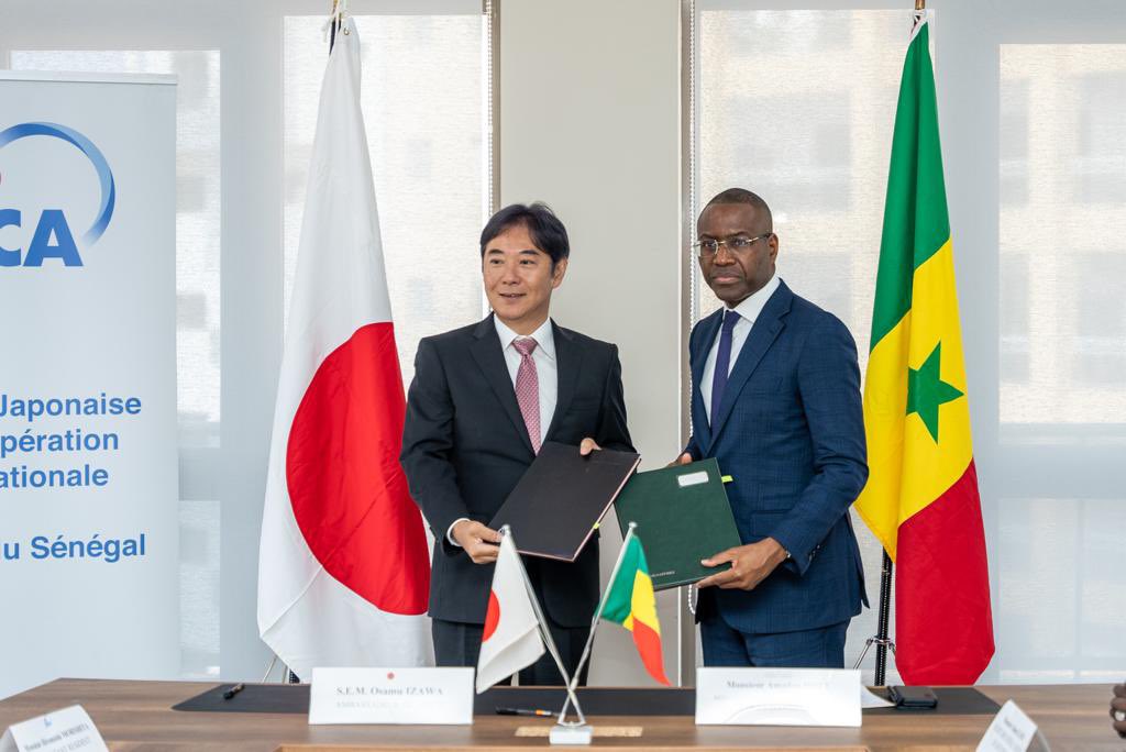 AmadouHott's tweet photo. Je me réjouis de la signature de trois conventions avec la @jica_direct et @JapanEmbSenegal🇯🇵pour 10,474 milliards de Yens, soit 52,370 milliards CFA; en accord avec les priorités du gouv.🇸🇳via le #PAP2A dont le dév. du capital humain et les souverainetés alimentaire et sanitaire https://t.co/IetGpvEQkF