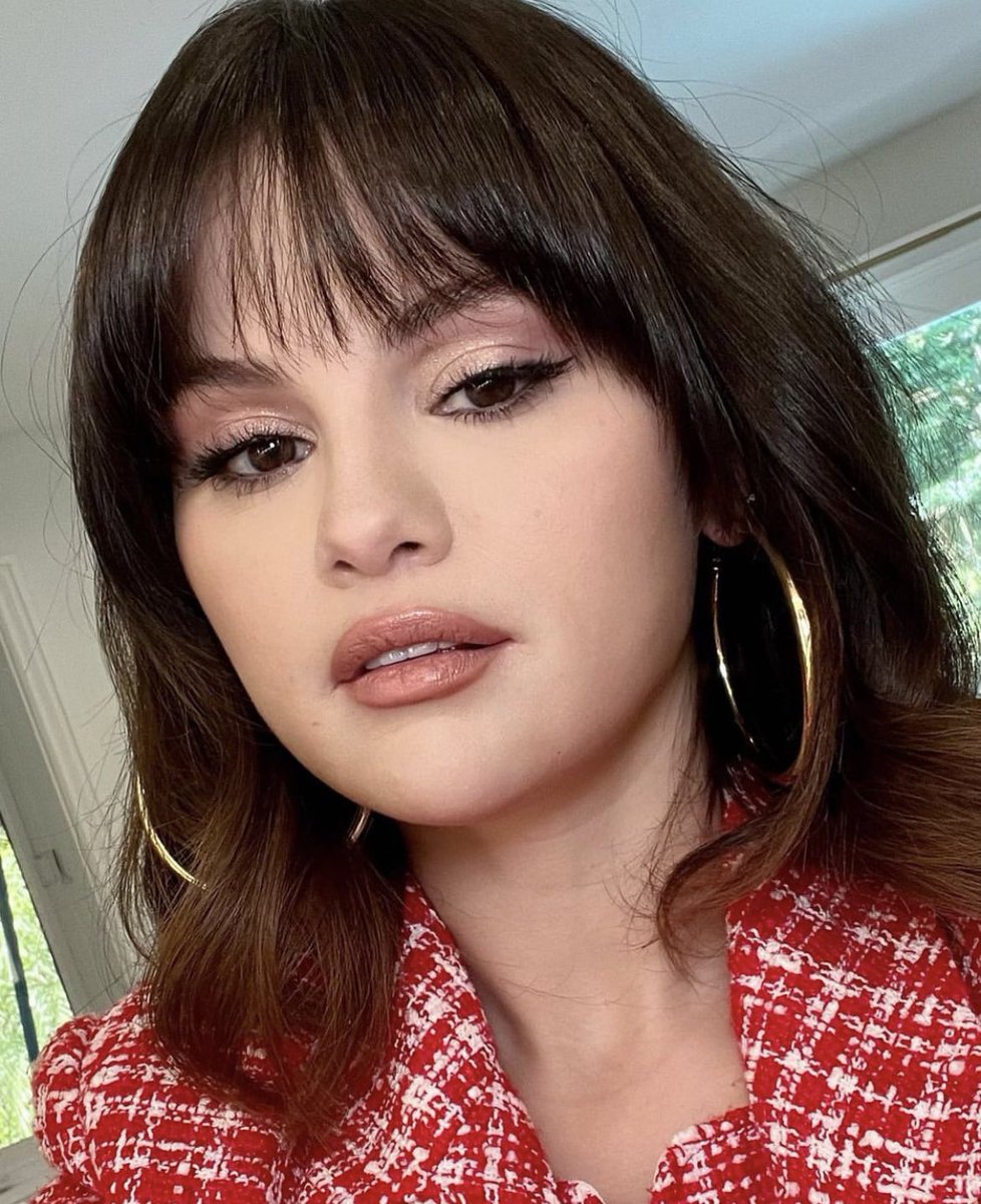 selgforever0758's tweet photo. This is what we call a perfect selfie 🤳 @selenagomez https://t.co/YVyAOE8apb