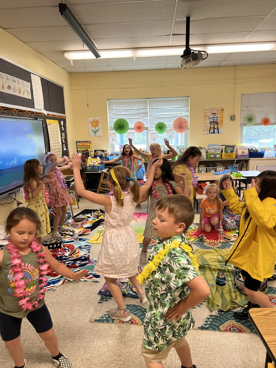 tvancleve's tweet photo. First Grade knows how to party!!! Such a great way to end an amazing year with @Callas1stGrade oh how we will miss her!! https://t.co/B3BmxOrSRF