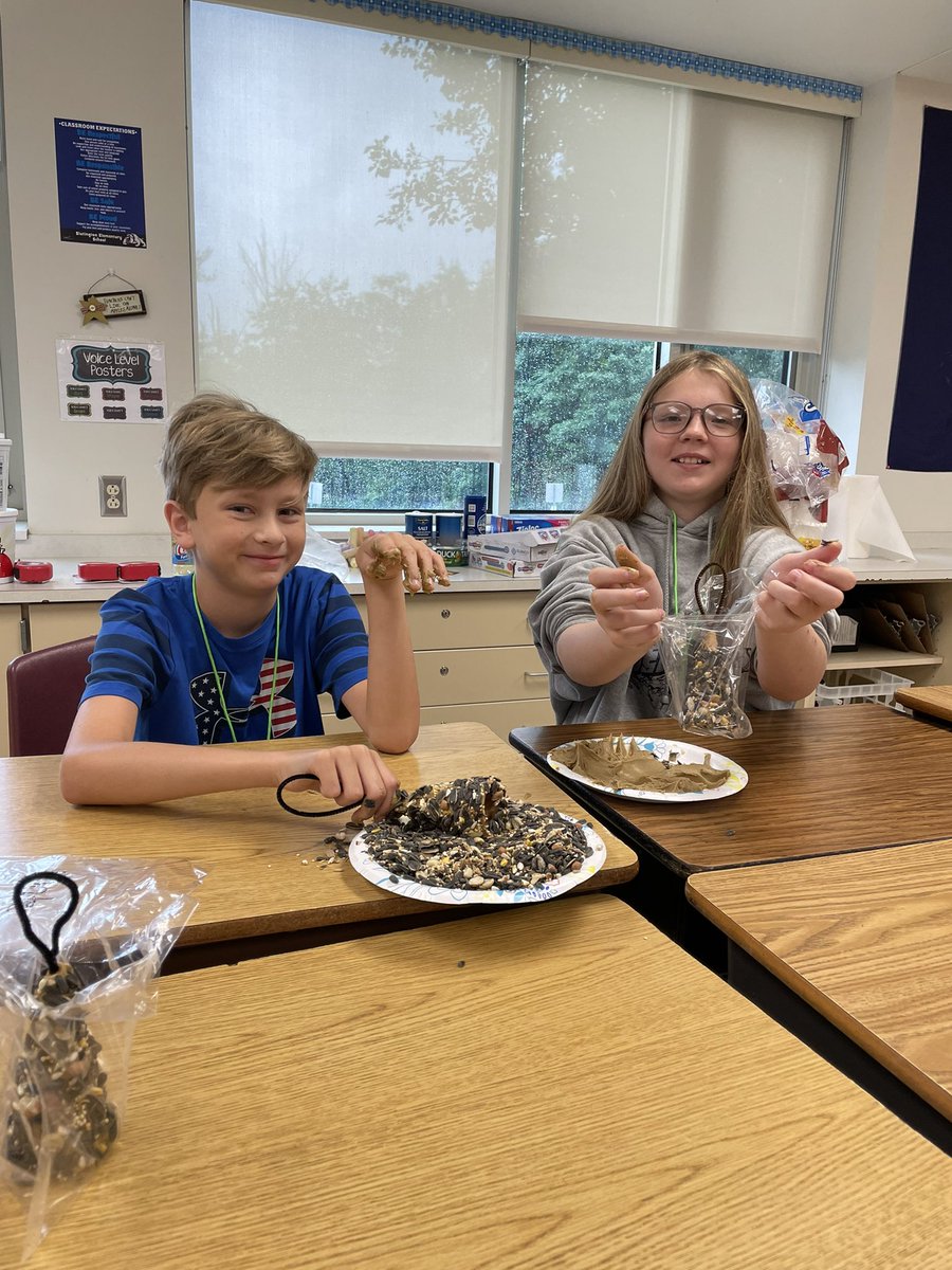WeaberTim's tweet photo. NL STEAM Camp Day 4:  The campers loved the first week of camp.  We made plantable seed paper, constructed bird feeders, designed STEAM Camp logos, calculated acceleration due to gravity, launched bottle rockets, and made banana ice cream. #nlsd4u https://t.co/6HfJ9y4OK8