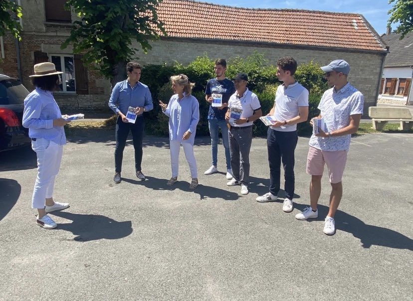 JeunesMacron02's tweet photo. Tous mobilisés pour Aude et Marc , des députés de terrain , proches de leurs citoyens , le 19 juin votons @AudeBono et @MarcDelatte , #legislatives2022 https://t.co/hdJlMGmmDK