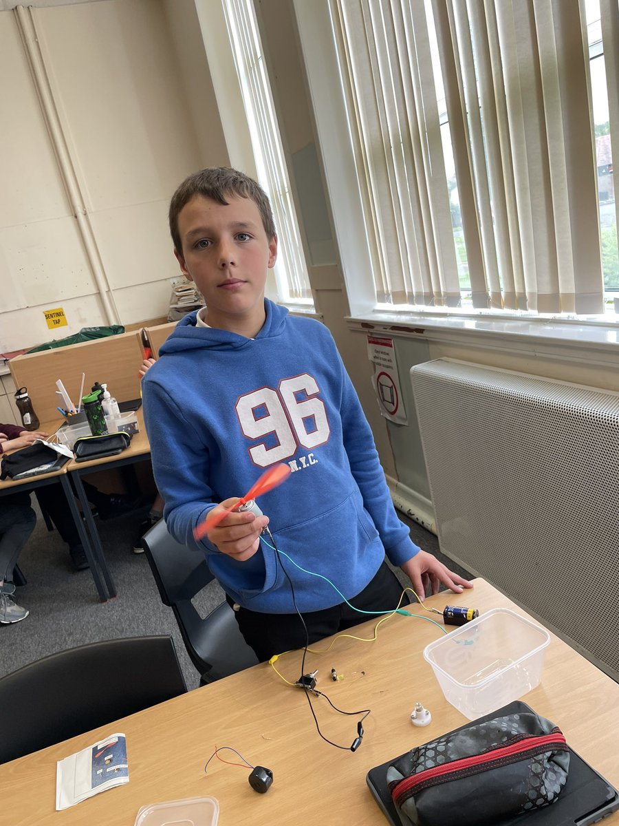 We LOVED using the circuit kits today to create our own series circuits 🥰