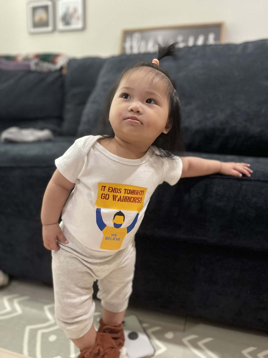 THEDUBAGENT's tweet photo. With gratitude…I know which sign to bring tonight💙💛💙 #grateful #blessed #warriors #BeatBoston #ItEndsTonight #GoWarriors #webelieve #ThoughtsTravels #Wongs #DubLife @warriors @LetsGoWarriors @957thegame @NBCSWarriors @abc7newsbayarea https://t.co/dRNB6gUSZu