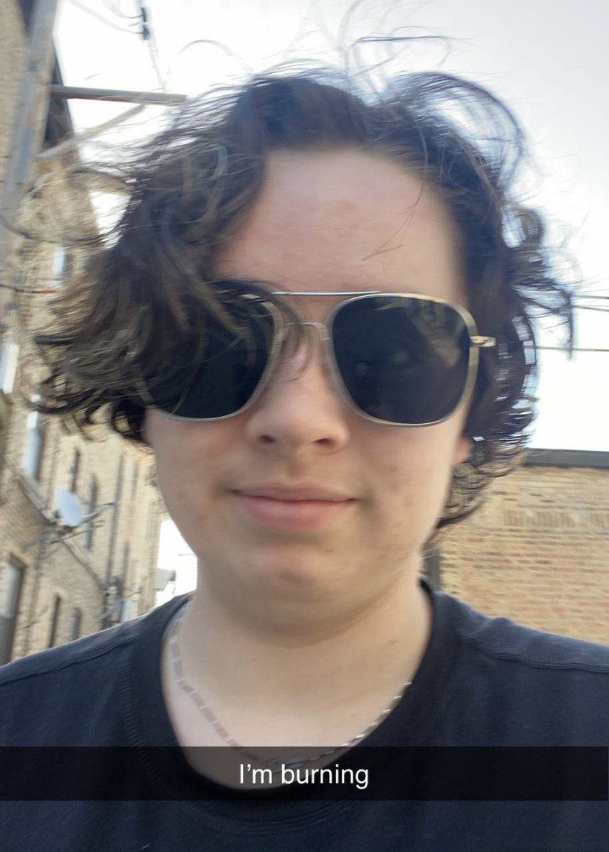 vqnadium's tweet photo. it’s been much too hot out the last few days

#mcsrtwtselfieday <3 https://t.co/QrDNEE1bJG