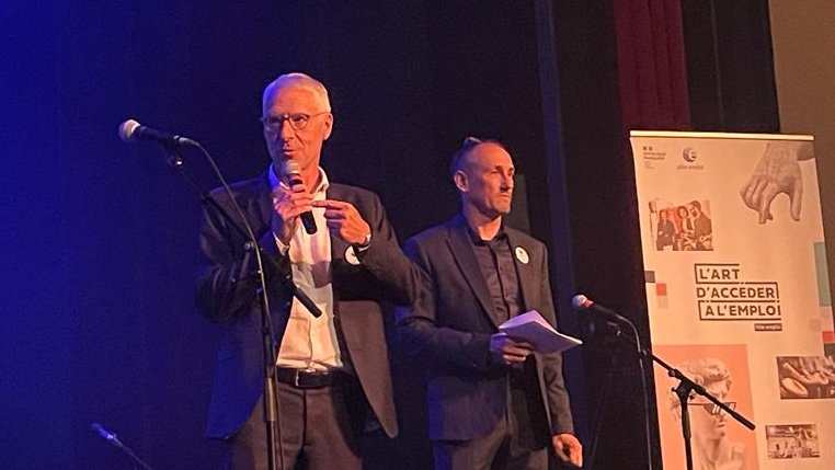 [#LArtdAccederALEmploi] 🎙️"Aujourd’hui, il est difficile de recruter pour les entreprises… ça nous pousse tous, nous, acteurs de l’emploi, à chercher à innover et à trouver des solutions" @FredericDanel 

#TousMobilisés #AvecPôleEmploi