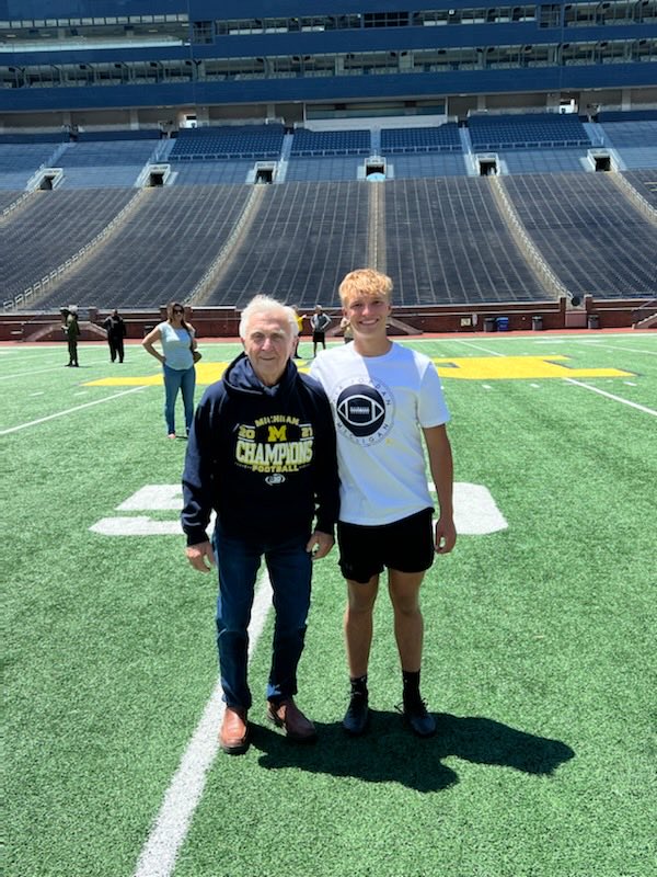 Cjonesmcnally's tweet image. After a FANTASTIC call with ⁦@JayHarbaugh⁩ I am extremely blessed to receive my first offer from The University of Michigan! #goblue ⁦@JTBrown721⁩ ⁦@CoachJim4UM⁩ ⁦@UMichFootball⁩ ⁦@KohlsKicking⁩ ⁦@HKA_Tanalski⁩ ⁦@dmitch244⁩ ⁦