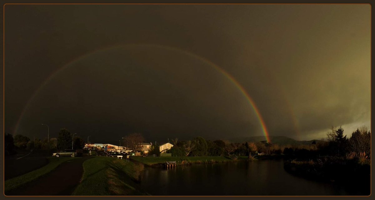 hottriggered's tweet photo. Incoming Inclemencies
lighting up the perfection
lining up t storm
storms light's gold lined
cloudbound water
terra bound
inspired w' earths elements
shadows shift'g shades subtle morning's transience light #ephemerality
From the archives
#New_Zealand
(C) #hottriggeredkiwi https://t.co/haenC92E5T