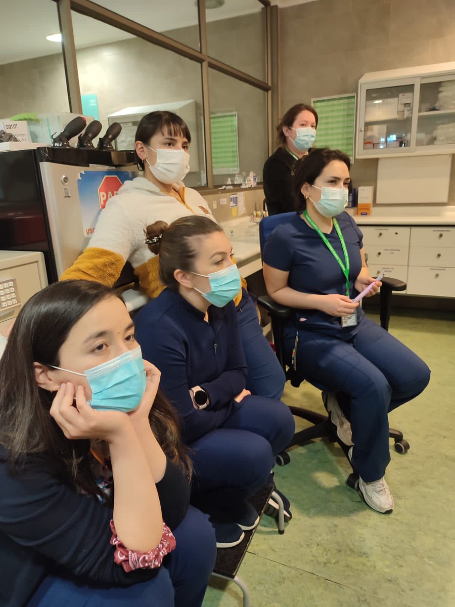 BPSO_HPM's tweet photo. Compartimos lo que fue el taller de capacitación sobre el uso de ácidos grasos hiperoxigenados como medida de prevención de Lesiones por Presión. Agradecemos al personal clínico que asistió 👏👏👏 #RNAO #BPSO #cuidadosdecalidad @hospitalpm https://t.co/qgBfHW6B66