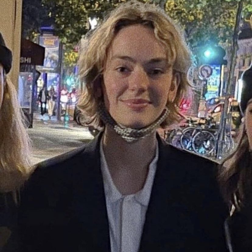 /  once  again  spreading  the  blonde  codi  agenda