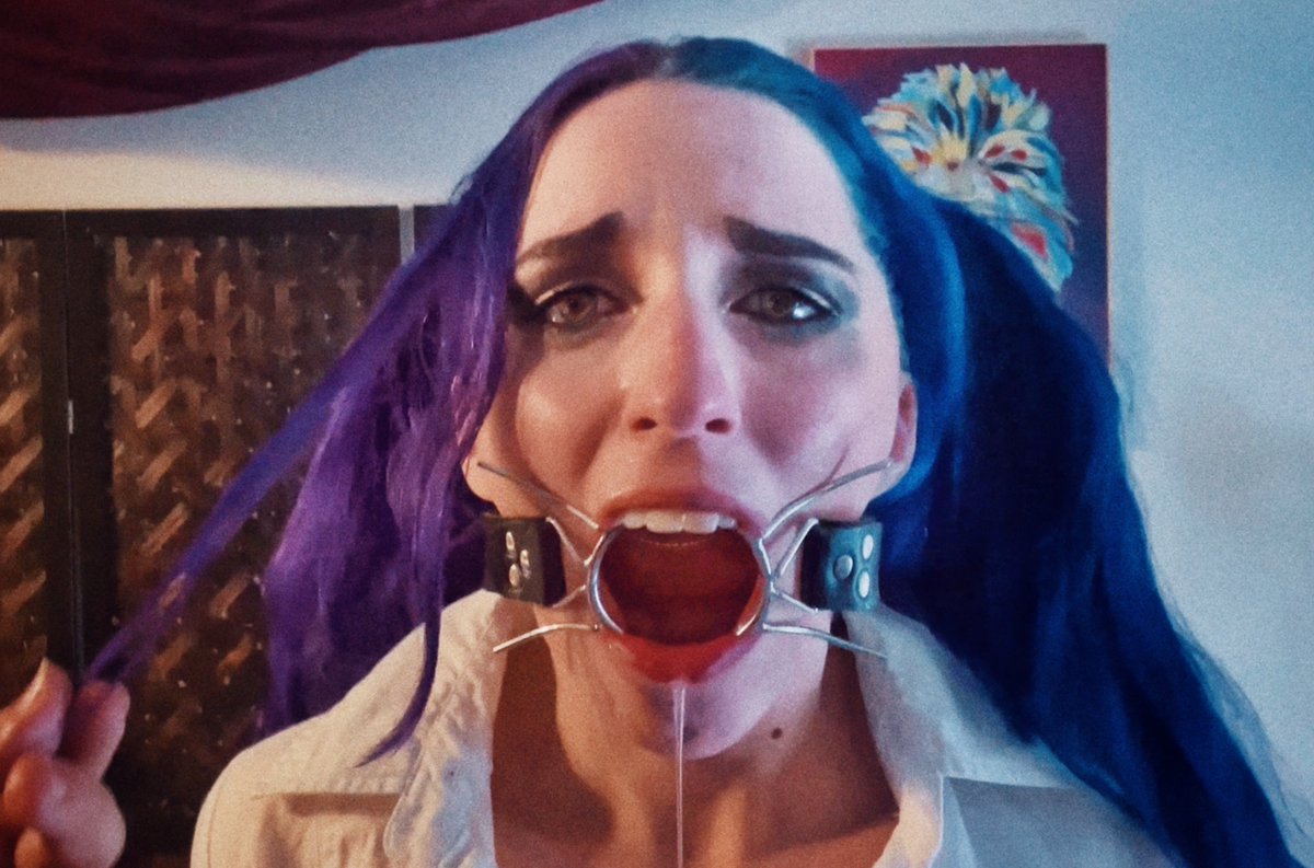 TeaRexQueen's tweet photo. What's up, nerds? Professional nerd and kinkster, here 🔗

Come visit my page to see some fantastic pics and videos, with tons of nerdy content and cosplay looks, too! 🎮

Your alt goth waifu awaits you 🌙🌸

Paid page: https://t.co/ngqT6eV0px
Free page: https://t.co/KJW01ovueE https://t.co/amJcmLehbm