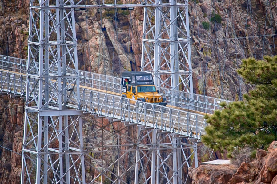 ColoJeepTours's tweet photo. The Royal Gorge Half Day puts you on the edge of one of Colorado’s most picturesque attractions. Look down into the depths of the Royal Gorge as this 3.5-hour off-road tour takes you to high peaks overlooking the rim of the Royal Gorge.

#ColoradoJeepTours #RoyalGorgeRegion https://t.co/0zDRP1DIH8