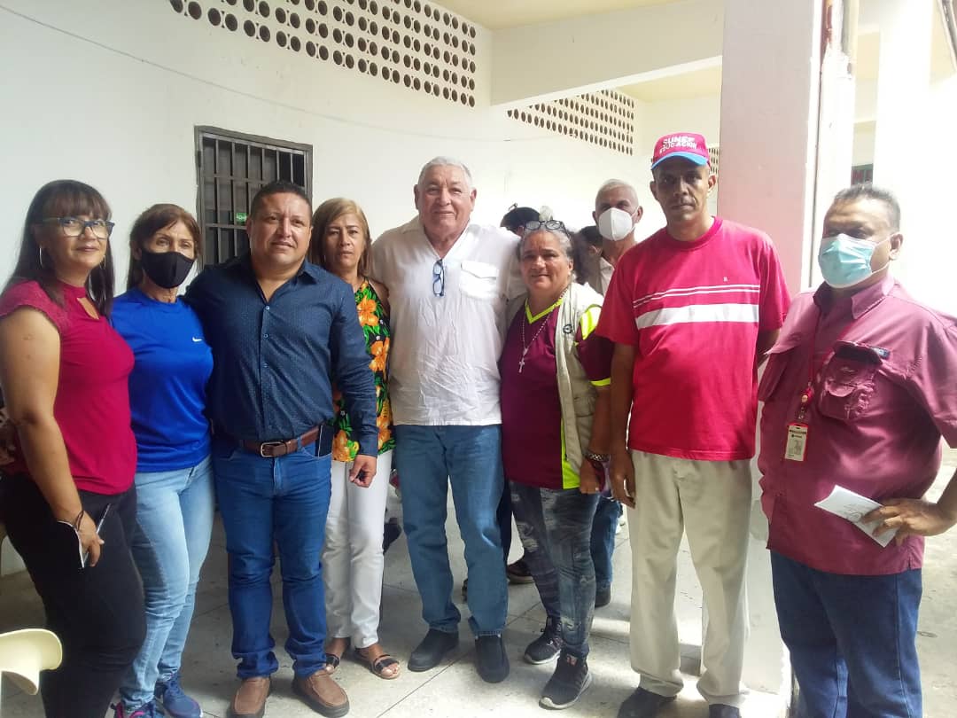 #16Jun 🗣️ en Barinas Desde la casa Sindical <a href="/cbolivariana/">Central Bolivariana CBST</a> <a href="/WillsRangelCBST/">Wills Rangel PDVSA CBST FUTPV</a>  diferentes Dirigentes Sindicales Y Dip.AN Luis Guzmán #ClaseObrera <a href="/SoyPsuvBarinas/">Psuv Barinas</a> Dipt Y Presidente De La #CBST  William García atendiendo a través de Operativos en beneficio al obrero