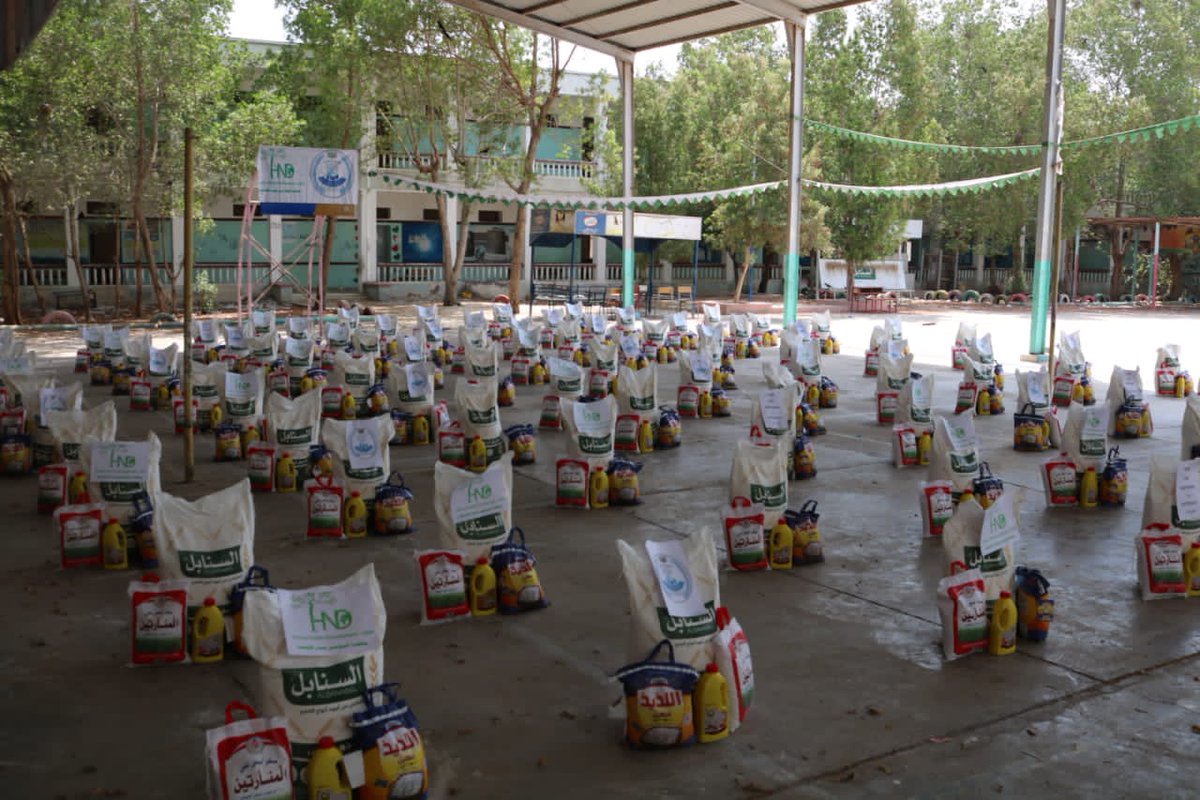 HndOrg's tweet photo. Happy to have new deeds in helping further families in #Yemen.
.
"95" needy families in #Hodeidah were helped with food packs sufficient ONE month. Families can't afford foods because they don't have money.

https://t.co/EBb6ZoWE8n

Thanks to donors in Australia!

#YemenCantWait https://t.co/DupXWmt0Md
