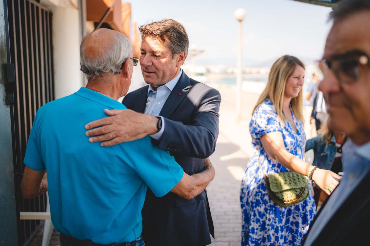 cestrosi's tweet photo. À Carras pour échanger avec les habitants du quartier aux côtés de @marinebrenier. Accueil chaleureux et convivialité à l’ombre des pins. https://t.co/3uK5D7cYMI