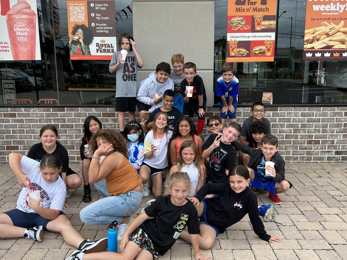 cftb23_blake's tweet photo. End of Year Celebration PART I ⁦@DrZangari⁩ ⁦@O_School8⁩ https://t.co/oJyzSazFzH