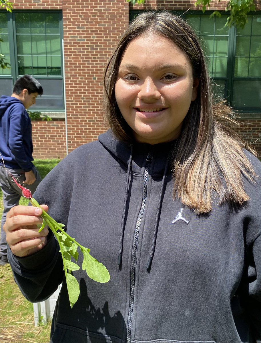 Thankful to the SEF who funded our SMS Garden! We have been working hard planting,watering &amp; conducting tours to over 250 students.Special thanks to the SMS teachers,Board Members &amp; administrators who took time out of their busy schedules to check out the garden!
#allin4theville