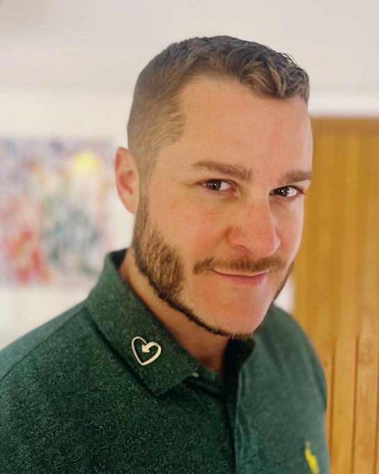 Wearing my @THTorguk #ShowHeart pin today in celebration of love, support, and courage! Let&rsquo;s all get<a class="tags" target="_blank" title="On Twitter" href="/?out=eyJ0eXAiOiJKV1QiLCJhbGciOiJIUzUxMiJ9.eyJpYXQiOjE3MjA4MzY3NDUsImlzcyI6InR3cG9ybnN0YXJzLmNvbSIsIm5iZiI6MTcyMDgzNjc0NSwiZXhwIjoxNzUyMzcyNzQ1LCJyZWRpcmVjdF91cmwiOiJodHRwczovL3R3aXR0ZXIuY29tL1RIVG9yZ3VrIn0.HcuFT77_msAk7mALEyCJsSHLNxaprI6x9uqH0Y_gTWO4ttgFU3DN_-2tun5OWZKfyv20HPpfbPj6d7f_26b2fA">@THTorguk</a><a href="/tag/showheart"class="tags">#ShowHeart</a>