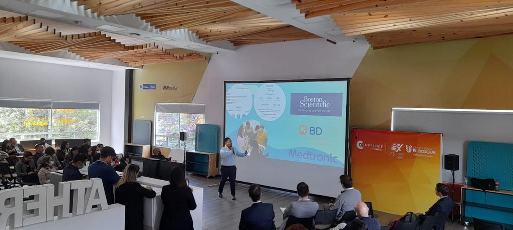 InnpulsaCol's tweet photo. #EstrategiaSectorial⚕️| Muchas gracias a Diana Hernández de #Diana55, Fabián Muñoz de @pill_vox, José Muñoz de #Kimed, Amadeus Uribe de #Innhealth y Christian Navarro de @mednnova por hacer parte de este ejercicio de #pitch y contribuir al fortalecimiento del sector salud en 🇨🇴. https://t.co/uiV4hxXouM
