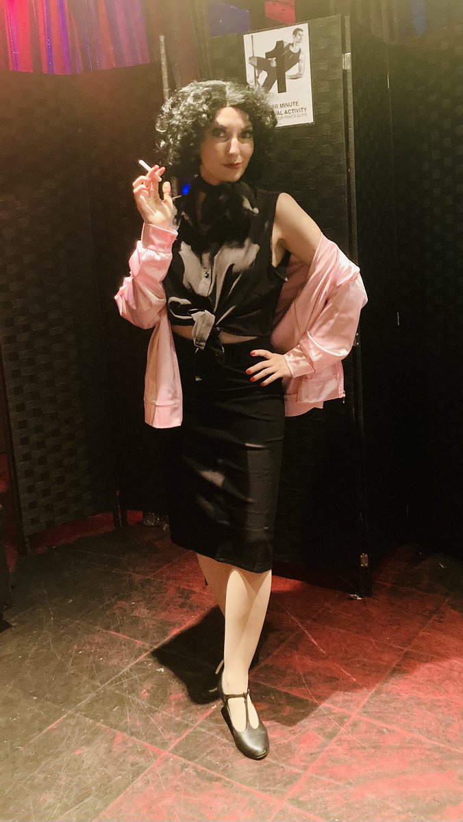 RoriNogee's tweet photo. Grease lewks! #monsterbar #curtainsup #greaseistheword #nycnightlife #rizzo https://t.co/8BzfMJqRAB