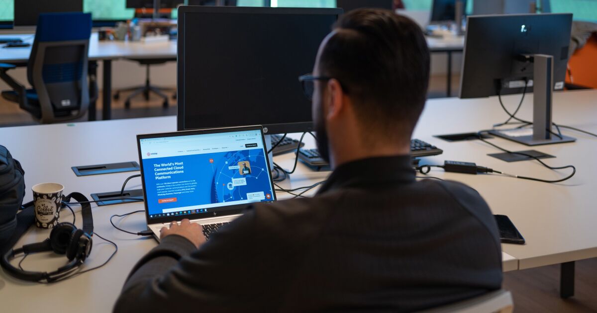 SVIAccelerator's tweet image. 5 digital trends for insurers to watch in benefits solutions. Rd. ow.ly/XFVp50Jz9f3 via @_diginsurance by David Healy &amp;amp; Luke Adaline of @SunLife | #Insurance #DigitalTrends #BenefitsSolutions #BlendedSolutions #Insurers #UX #CX #InsurTech