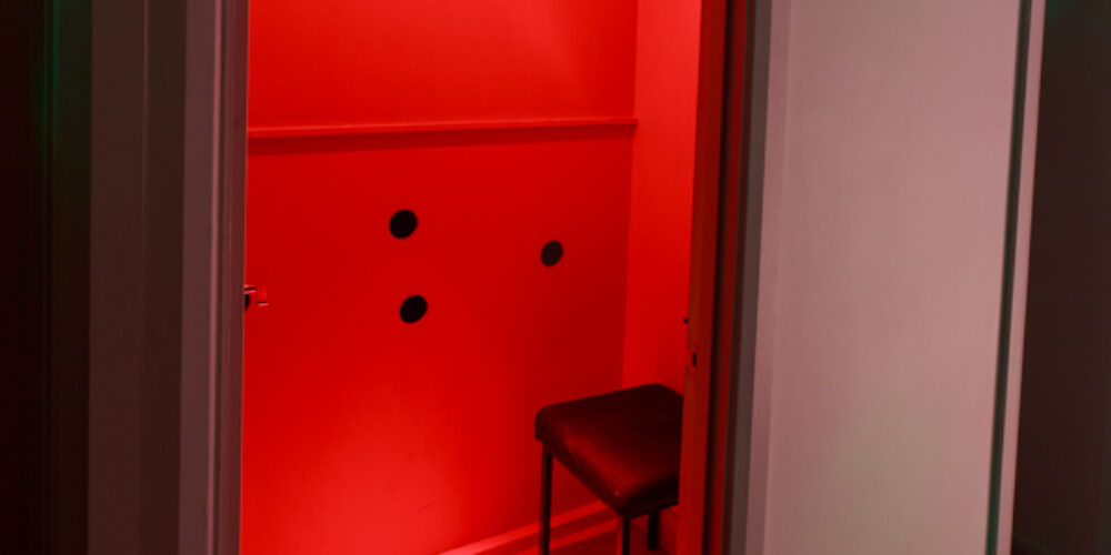 onlyswinging's tweet photo. Trying my first GloryHole as a Single Female

https://t.co/SC6iErLCpA

#adultlfestyle #swingers  #openrelationship #openrelationships #nonmonogamy  #swingingcommunity https://t.co/nqBDeUsWmi