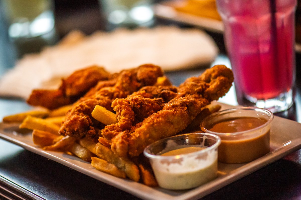 TheLandPullman's tweet photo. Grilled Chicken, Fried Chicken, Smash Style Burgers ... Check out our food menu &amp; order your favorites. 

Open all summer! Just in time for lunch at 11:30am daily &amp; open late.

Air conditioned indoor dining &amp; patio seating. All ages welcome until 9pm.

https://t.co/S6Dj1zZgQ3 https://t.co/ArzxF2bPMs