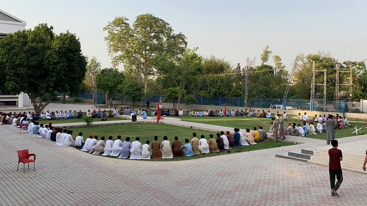 WaqasTariq777's tweet photo. PSF University campus meeting, Hosted by PSF University of Peshawar🚩🚩
@BazTaimur @AimalWali @babaksardar @MianIftikharHus @Khadimhussain4 @PSFMarkaz @khanzamankakar @HaiderHotiANP https://t.co/mIj8yWciaL