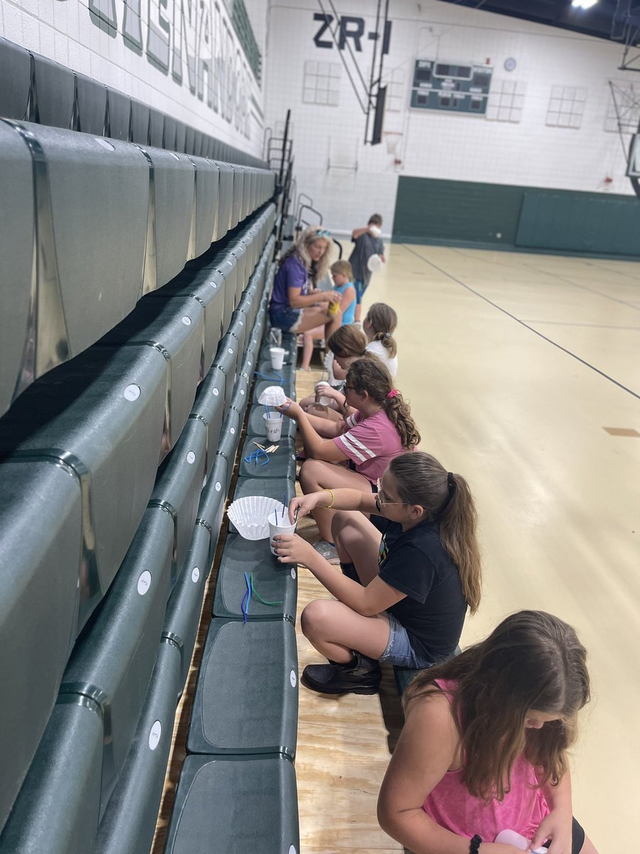 misskatelynnnnn's tweet photo. Parachute challenge. #gozeps #NLC #summercamp https://t.co/jcxaEVKWAH