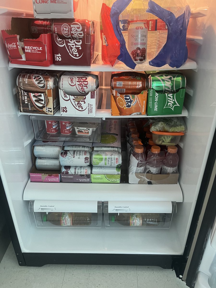 Mr__G__Money's tweet photo. Huge thank you to our partners, Kappa Lambdas, for sharing some love with the summer learning staff! #phoenixrise #rrisd https://t.co/9GrhSZqHxn