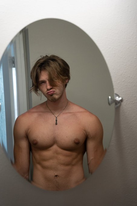 Happy face 😊 mad face 😠 https://t.co/gKFxEAP7rX