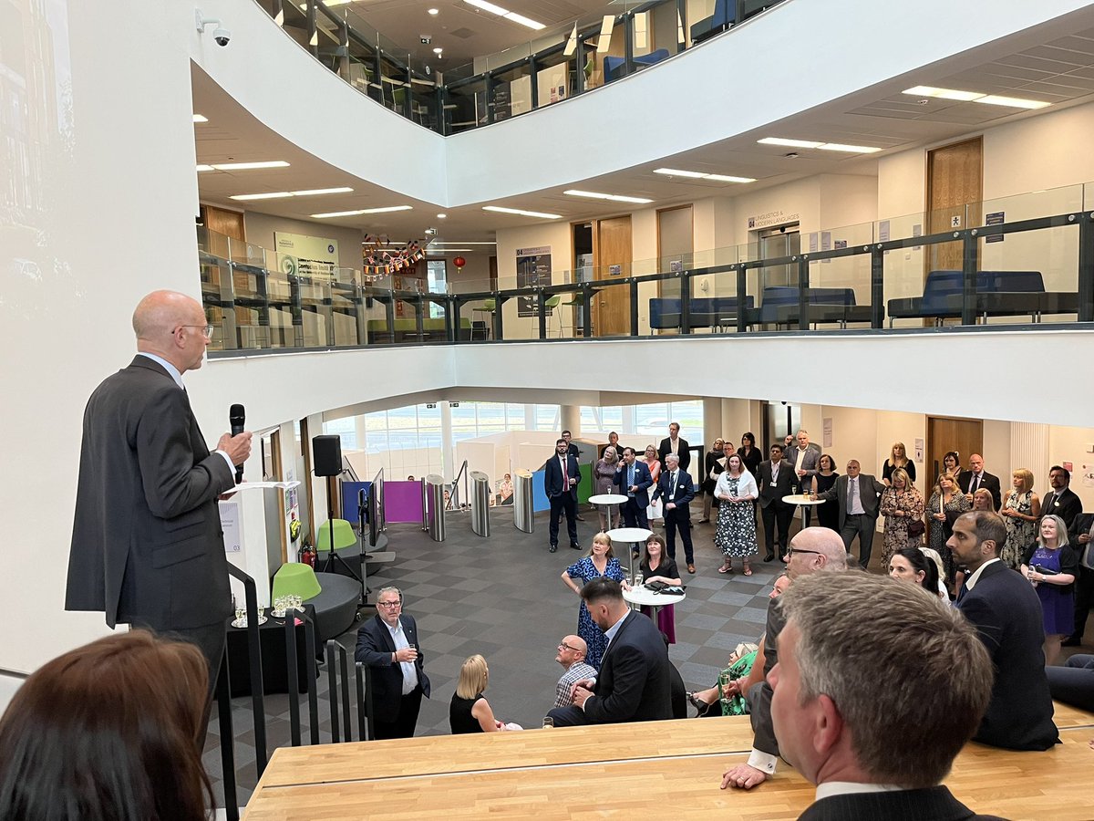 Hud_HHS's tweet photo. Dean of the School, Professor @nickhardiker welcomes guests to the launch of the Health and Wellbeing Academy and tells us about the work already ongoing to help improve #health and #wellbeing in the community &amp; exciting future plans #HWAHuddersfield https://t.co/JKTVVbe2DP