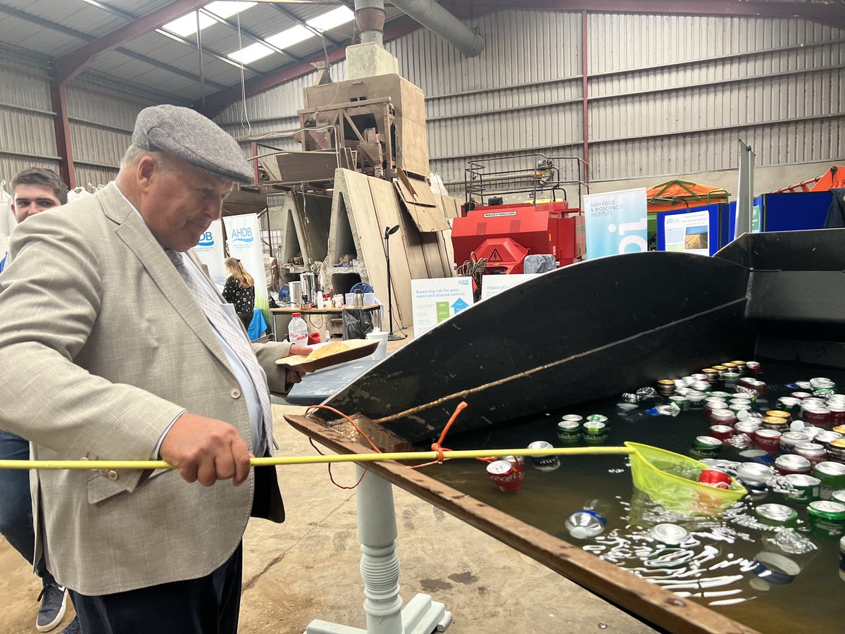 Up at limavady tonight for the Cereal Variety Evening at <a href="/broightergold/">#RapeseedOil🐝🌾🚜</a>! Great to get a look round the farm as well as the <a href="/AHDB_Cereals/">AHDB Cereals</a> RL plots, and a great excuse to get the fishing rods out! 🎣🎣🎣