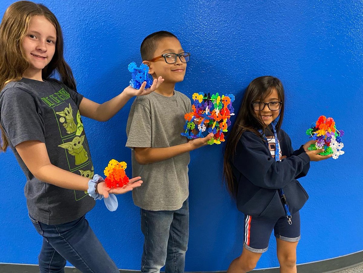 CraneSchools's tweet photo. CAMP🏕CRANE at @rrpatriots are coding to maneuver robots 🤖 and collaborating during critical thinking activities! #ReaganPatriots #CampCrane #WhyCrane #WeAreCrane #azontrack https://t.co/3aelt5ljID