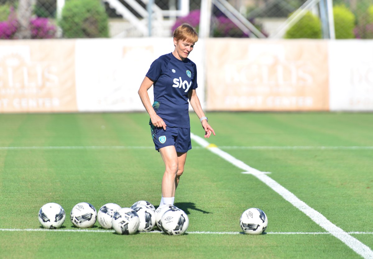 IrelandFootball's tweet image. WNT acclimatising to Turkish heat 🔥

#GEOIRL | #COYGIG | #WeAreOne