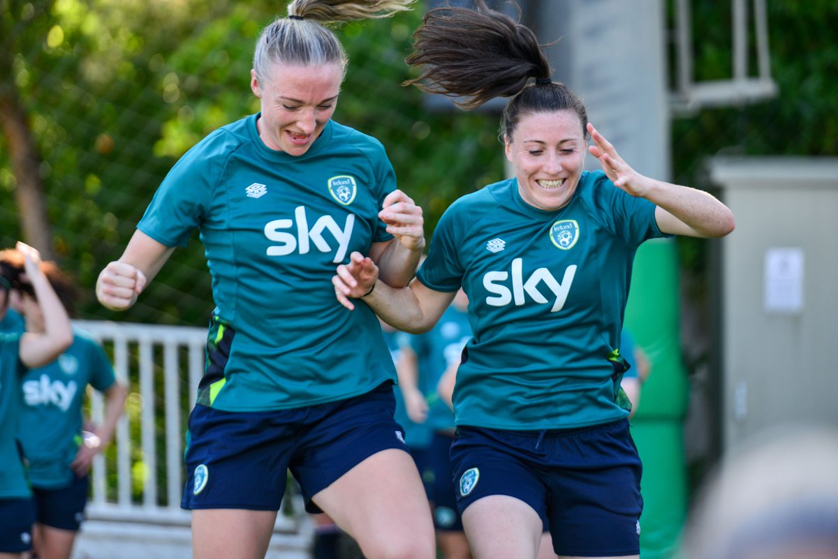 IrelandFootball's tweet image. WNT acclimatising to Turkish heat 🔥

#GEOIRL | #COYGIG | #WeAreOne
