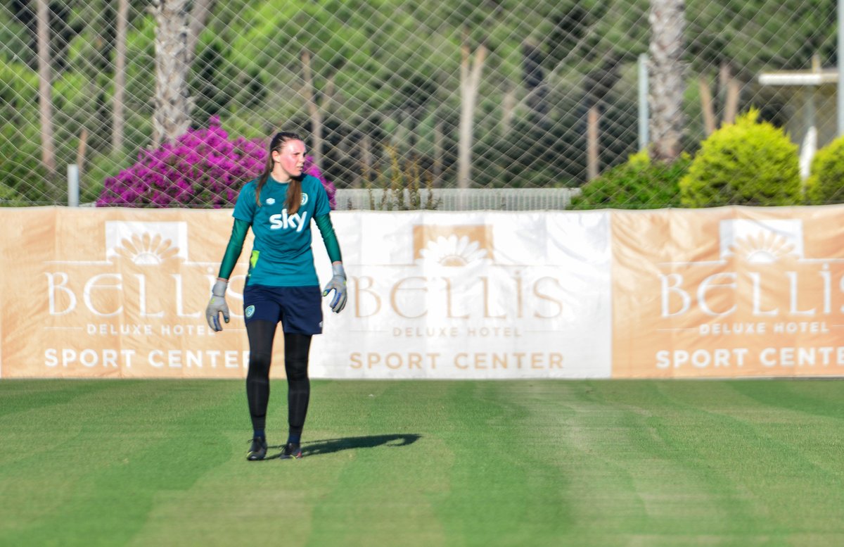 IrelandFootball's tweet image. WNT acclimatising to Turkish heat 🔥

#GEOIRL | #COYGIG | #WeAreOne