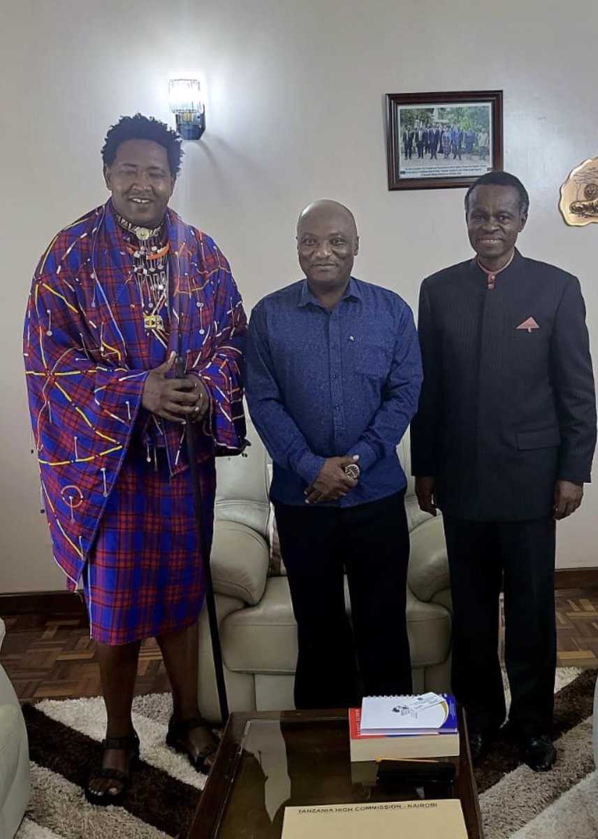 ledamalekina's tweet photo. I paid a courtesy call to H. E. Dr John Stephen Simbachawene High Commisioner of Tanzania to Kenya  to discuss the tension in Loliondo following the forceful eviction of the Maasai people from their ancestral land and agreed to use diplomacy to resolved the problem in Loliondo. https://t.co/g5JndVGQad