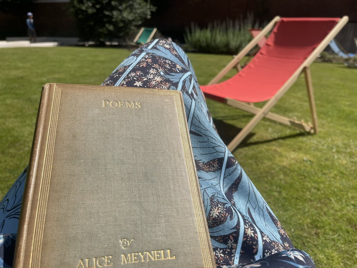 aipv2010's tweet photo. Had my own Bloomsday  reading #AliceMeynell at Endsleigh Gardens, and in front of #AmyLevy’s home. The pleasures of @birkbeck_ETC #BloomsburyPoets. Need the shade of A London Plane-Tree. https://t.co/ygpojYOUoC