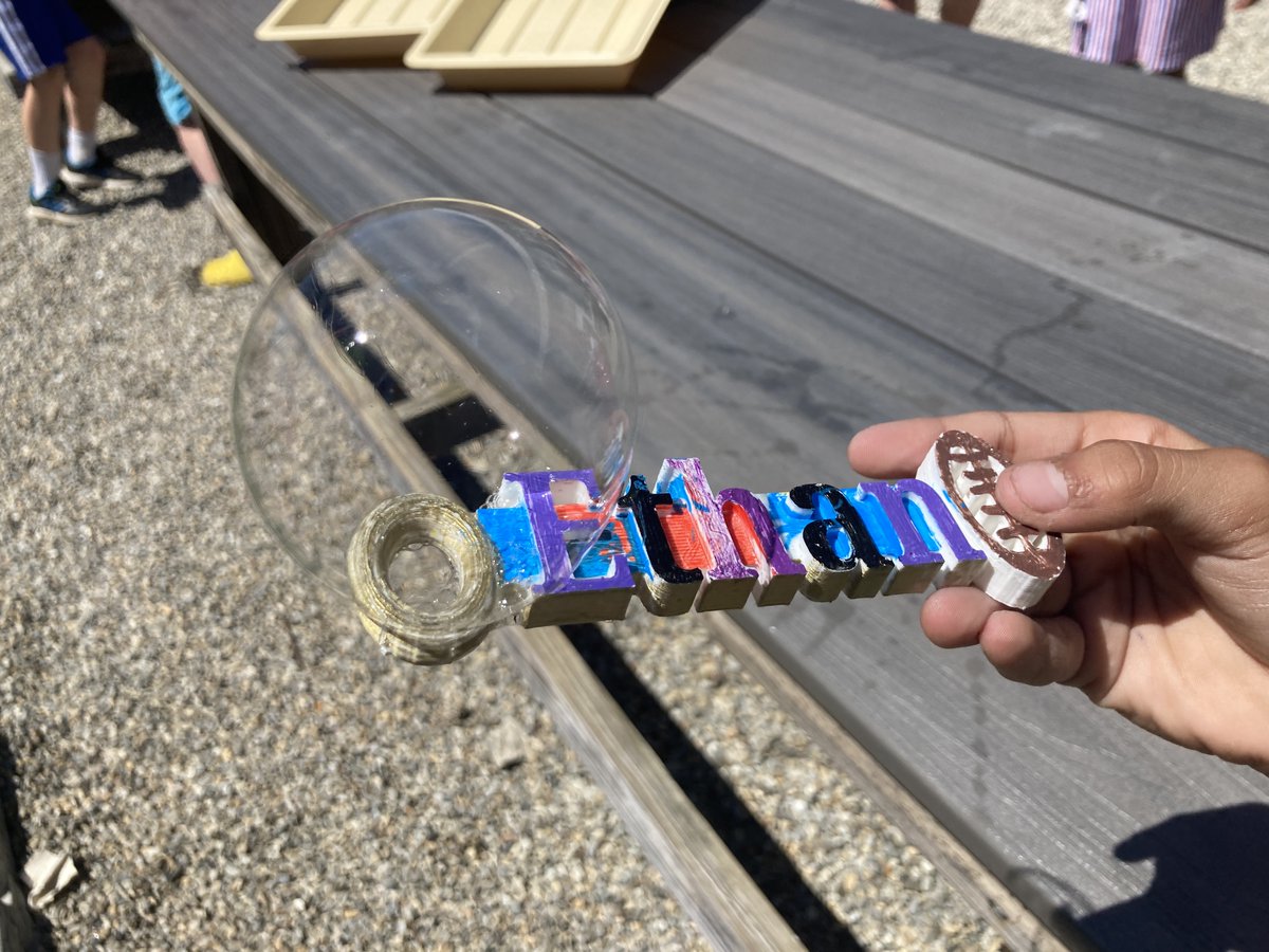 lakeviewstemlab's tweet photo. 3rd Grade tackled 3D printing like pros and created bubble wands! Can't wait till next year to build on their skills and mine using our @makerbot printers!! https://t.co/sBAOvIWWuZ