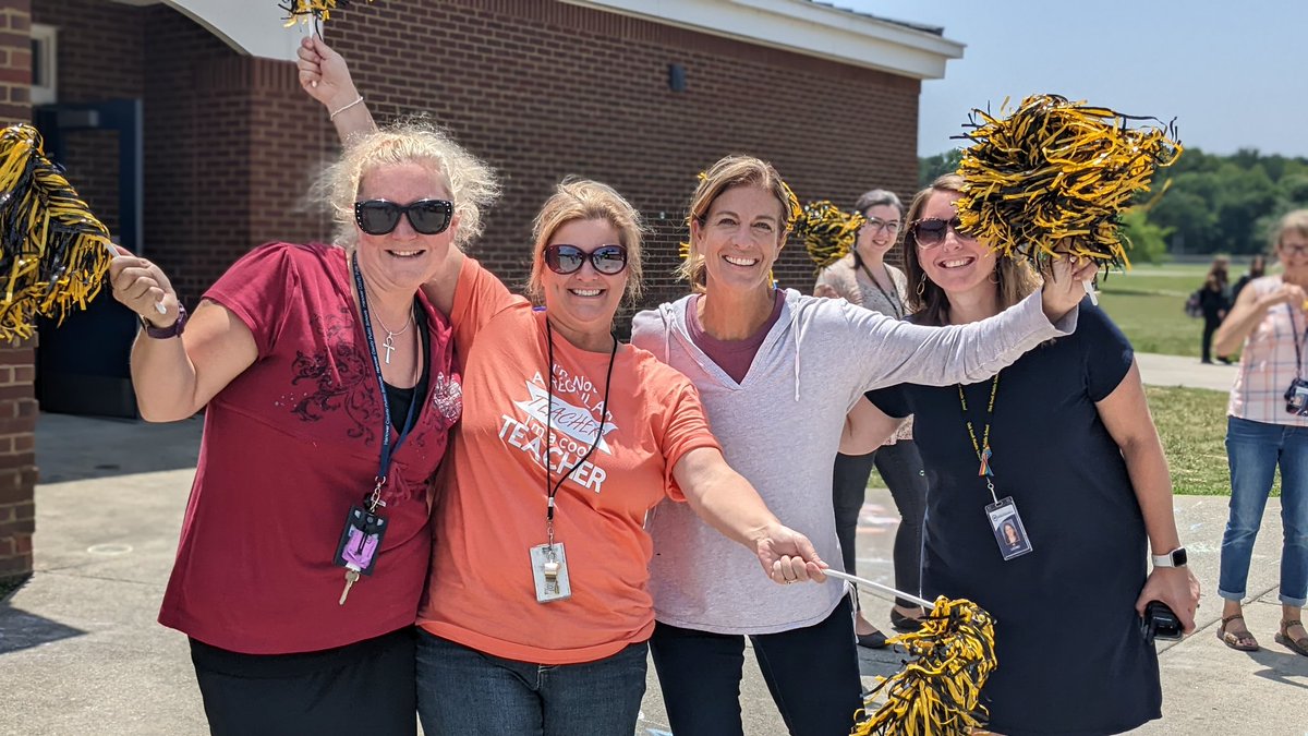 Oak Knoll Middle School tweet media