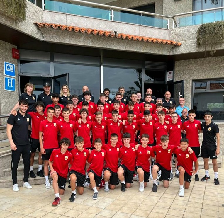 fedfutnavarra's tweet photo. ¡Ya estamos en Pontevedra! 🔴
¡Mañana viernes comienza la competición! 👊

I ♥️  @fedfutnavarra

#CampeonesSub14RFEF 
#CampeonesSub16RFEF
#FasePlata 
#SomosFNF https://t.co/RwWGvMb3FN