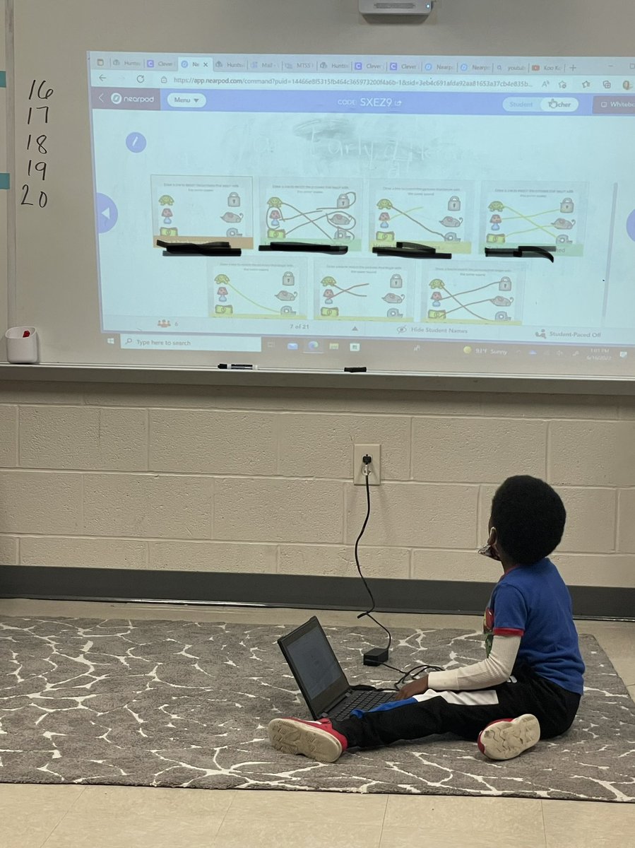 Ms. Warren tweet media