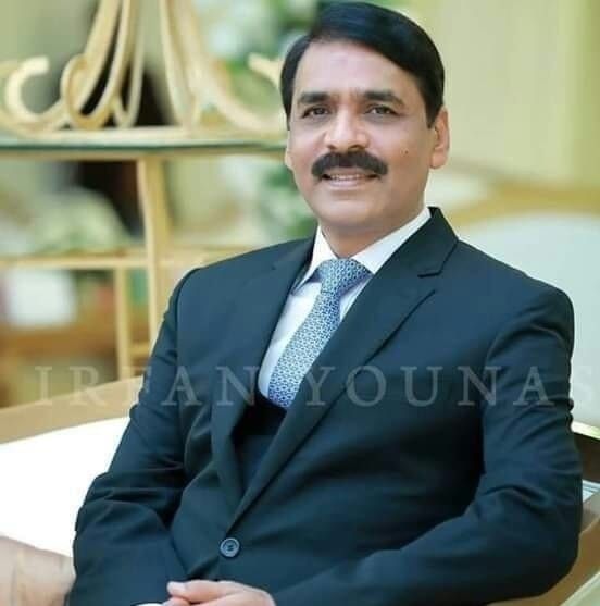 ShowbizAndNewz's tweet photo. Who's the best ISPR?

❤️ For General Babar Iftikhar
🔁 For General Asif Ghafoor https://t.co/ny0XGZ3TaQ
