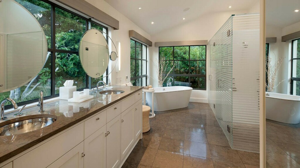 WinickArchitect's tweet photo. A calming color palette and transparent, reflective surfaces exude the feeling of zen and invite relaxation and revitalization.

#winickarchitects #bathroomremodel #bathroomdesign #throwbackthursday #renovation #homerenovation #homedesign #throwback #architecture #interiorde… https://t.co/LR9DDKl6re