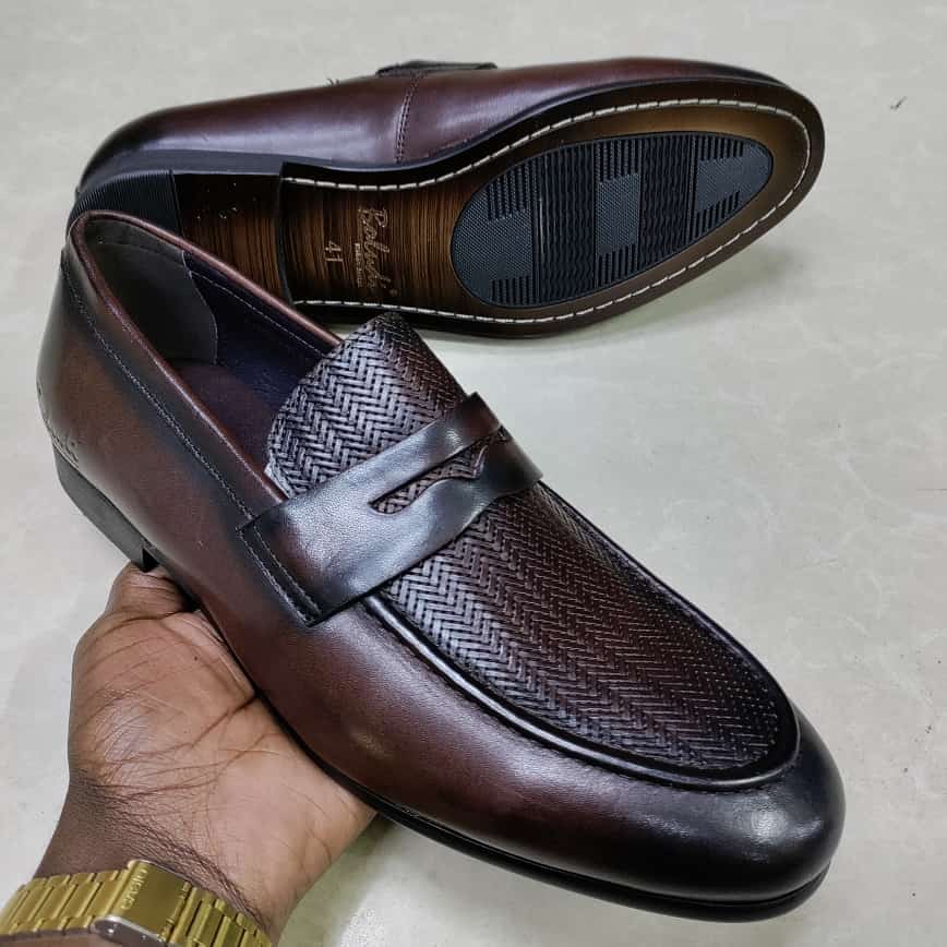 NittoFashions's tweet photo. Grab A pair
Sizes 40-45 Available
4500/=
☎️+254717765553
#ratemycloset
#nfscloset
#RoadtoMMBKE2022 https://t.co/t97u80g9m4