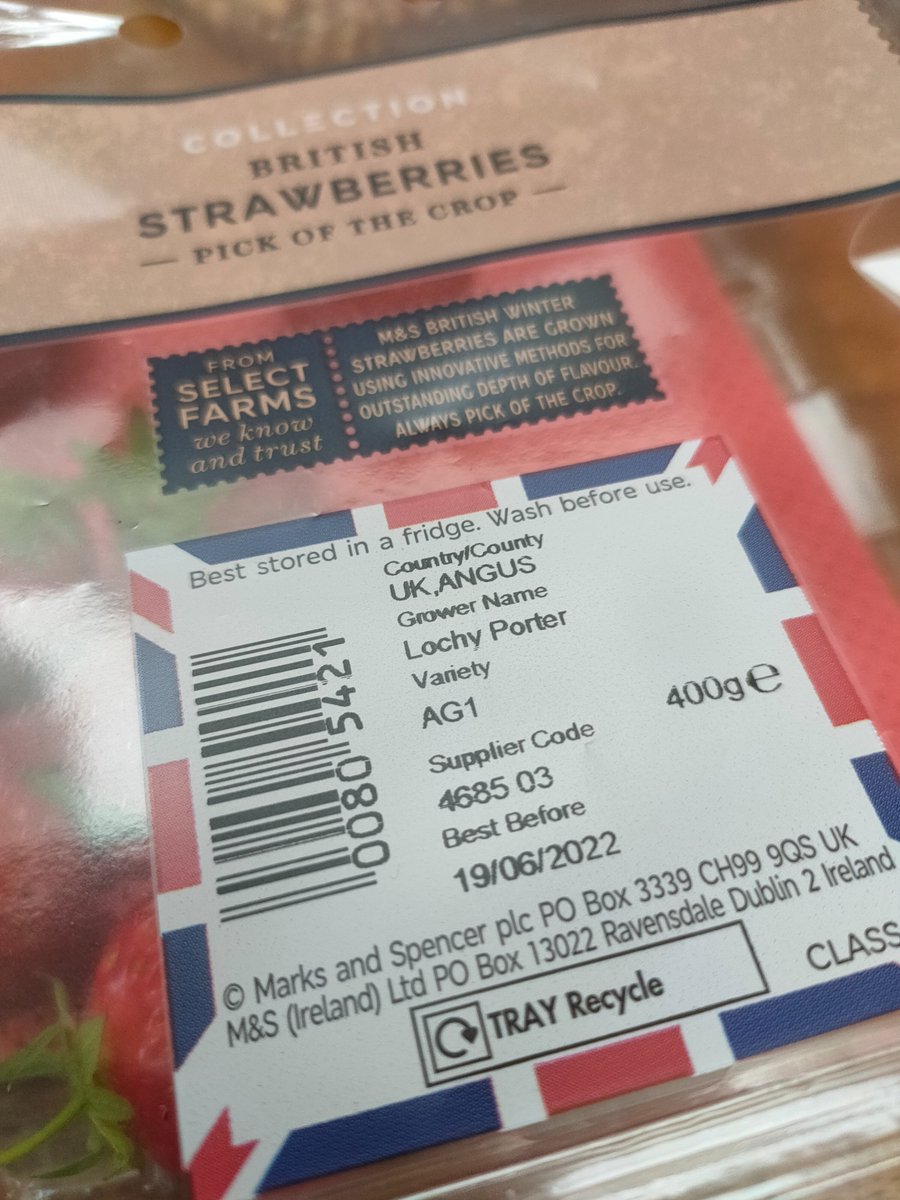HeritageMartinP's tweet photo. @LochyPorter @AngusSoftFruits Live from dinner table: "Like no other strawberries I've ever tasted", "Like they've been injected with sugar". Top work everyone! #SugarTips @marksandspencer https://t.co/sfw81zyzQz
